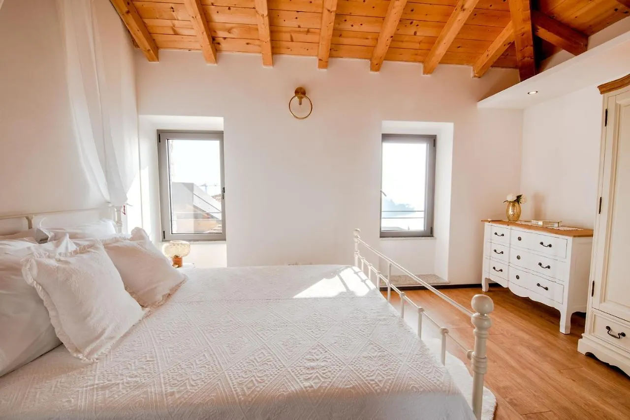 Lora Villa, With Lake View Ossuccio