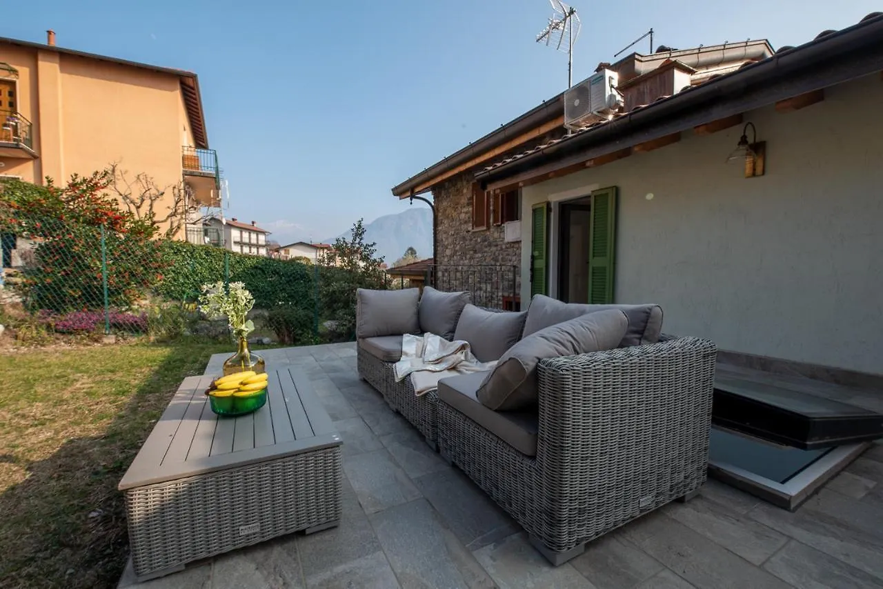 Lora Villa, With Lake View Ossuccio